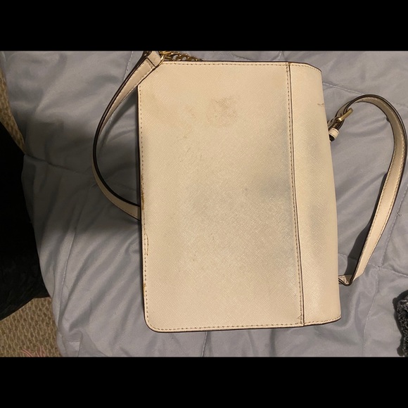 Micheal kors white crossbody - Picture 6 of 7